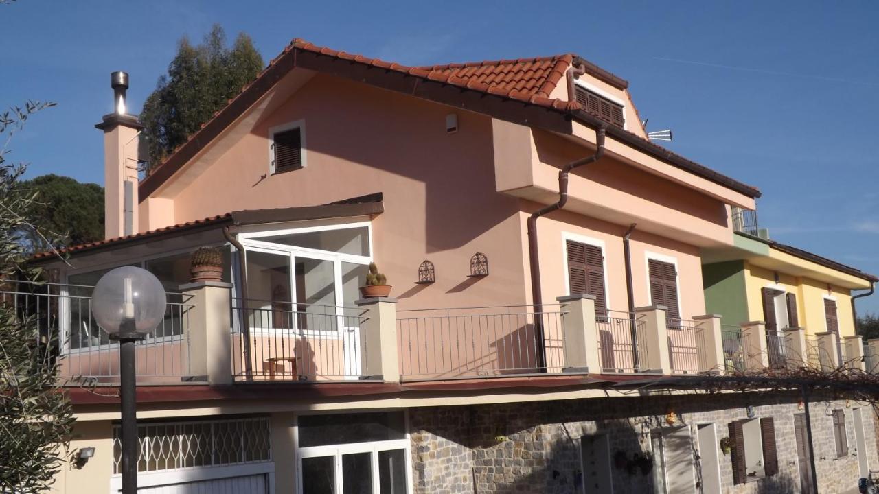Villa Casa Solemar Imperia Exterior foto